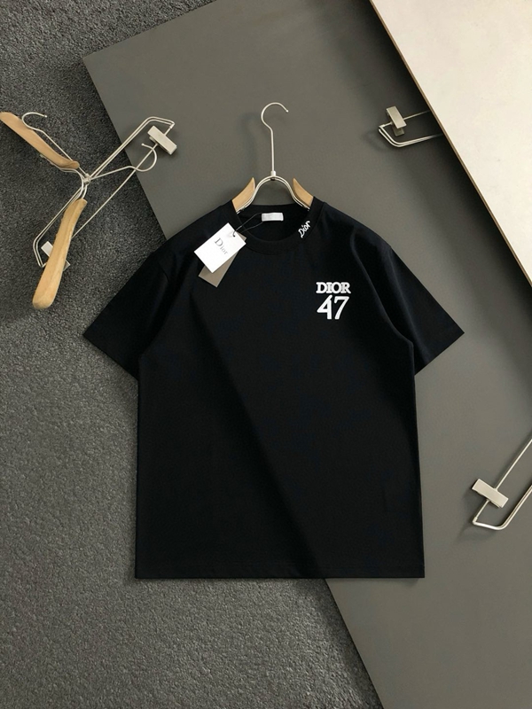 ブランドTシャツ正面デザイン